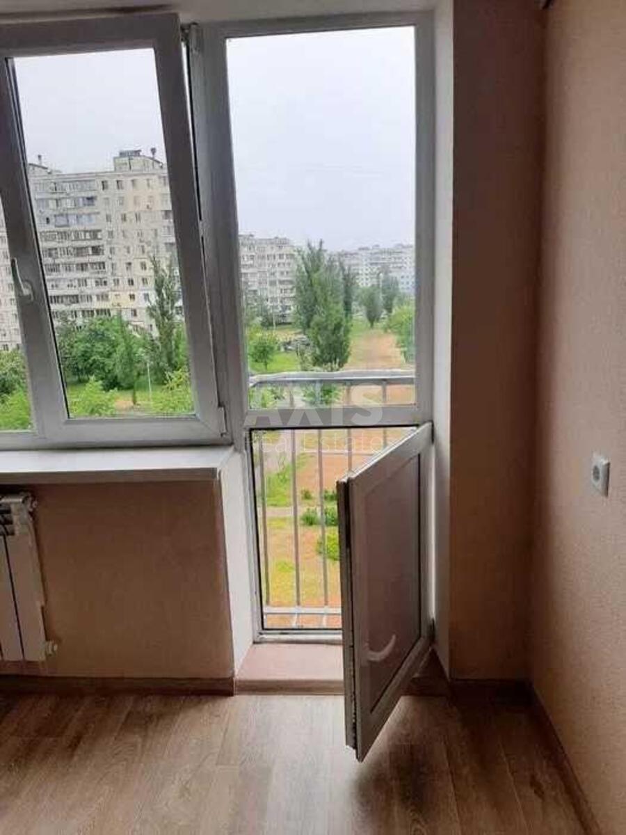 1к квартира пр-т Оболонский 15Б0