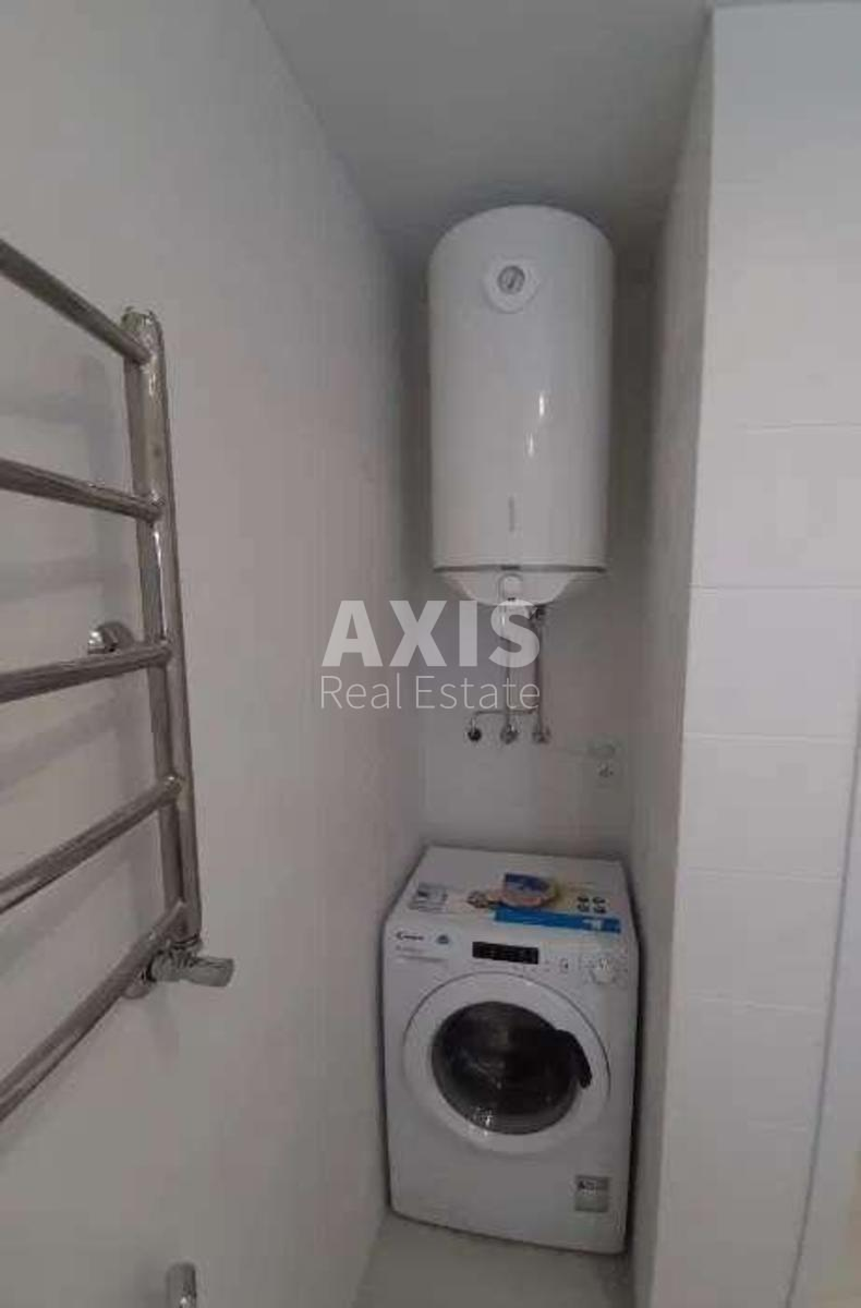 1k apartment vul. Malynovs'kogo Marshala 115
