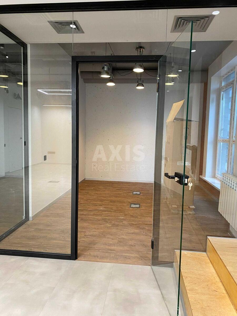 Office vul. Dragomyrova Myhajla 14А, 125m23