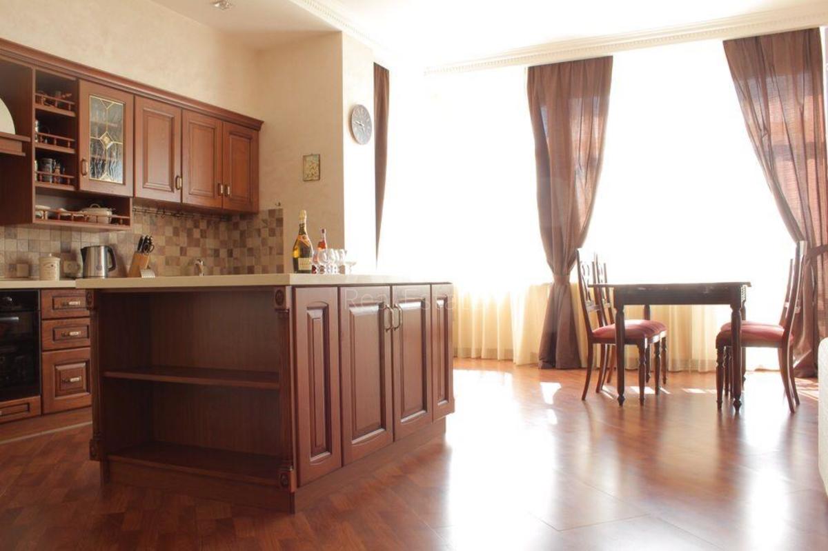 4k apartment uzv. Klovs'kyj 5