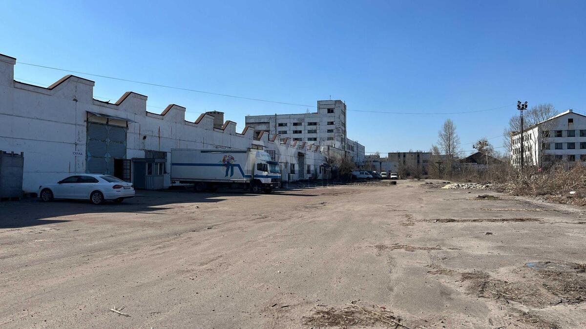 Service object vul. Zroshuval'na 5, 2500m22