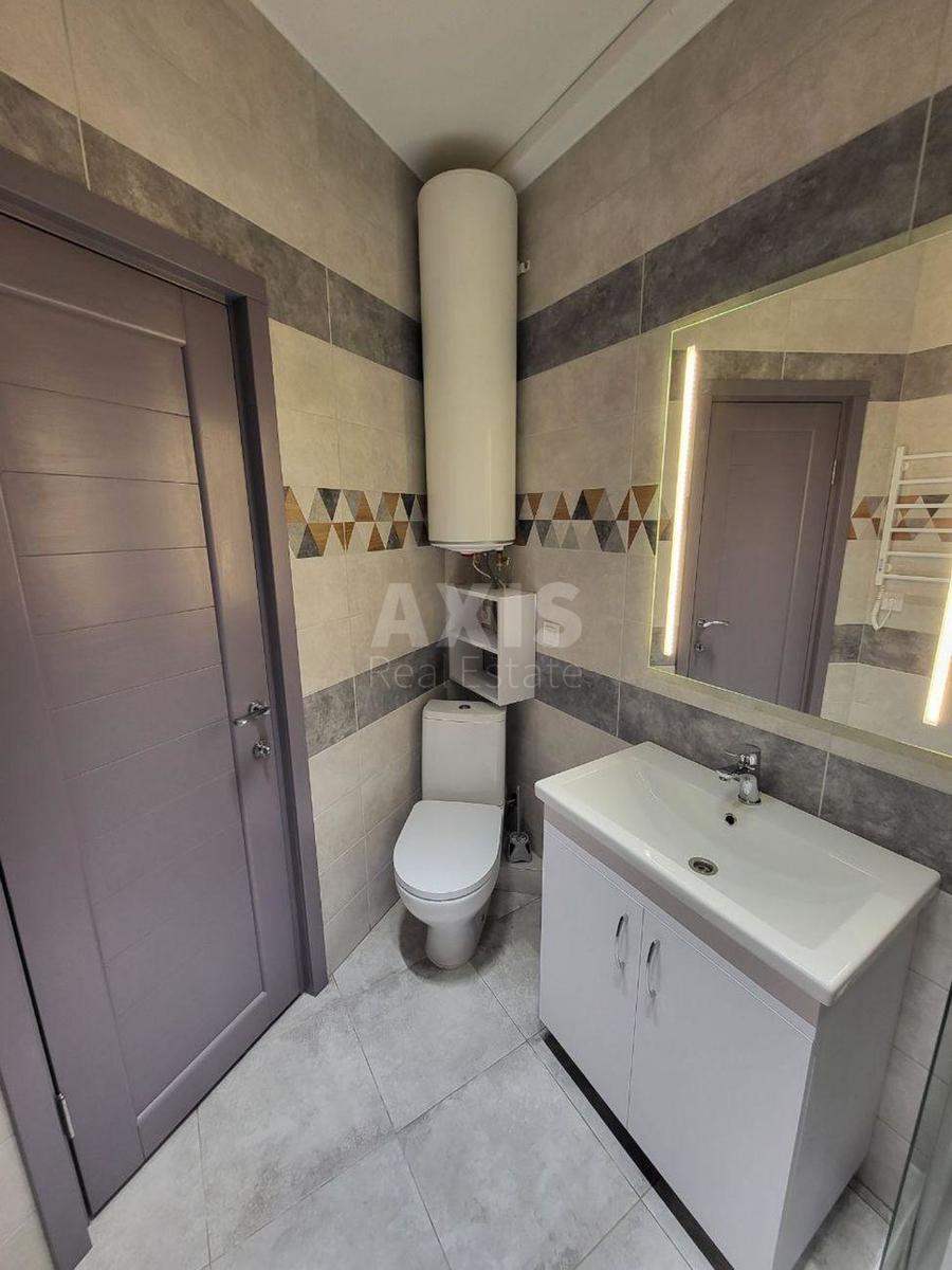 1k apartment nab. Dniprovs'ka 185