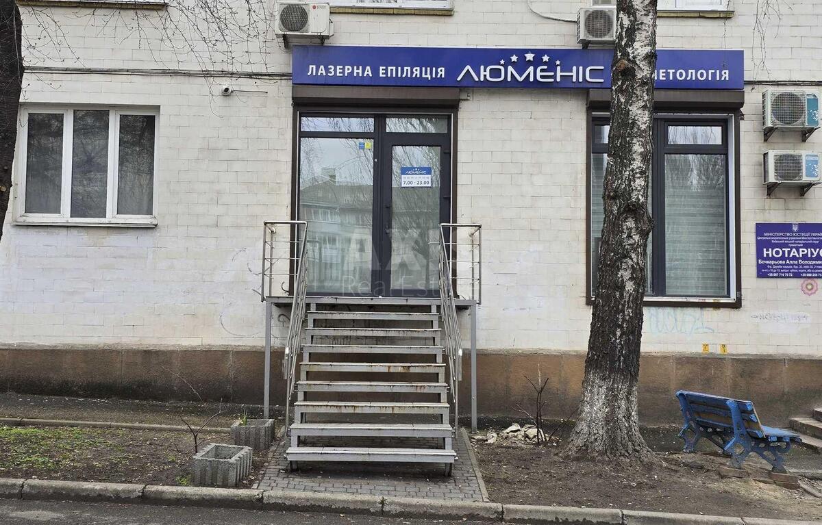 Объект торговли бул. Дружбы Народов 32, 50м2