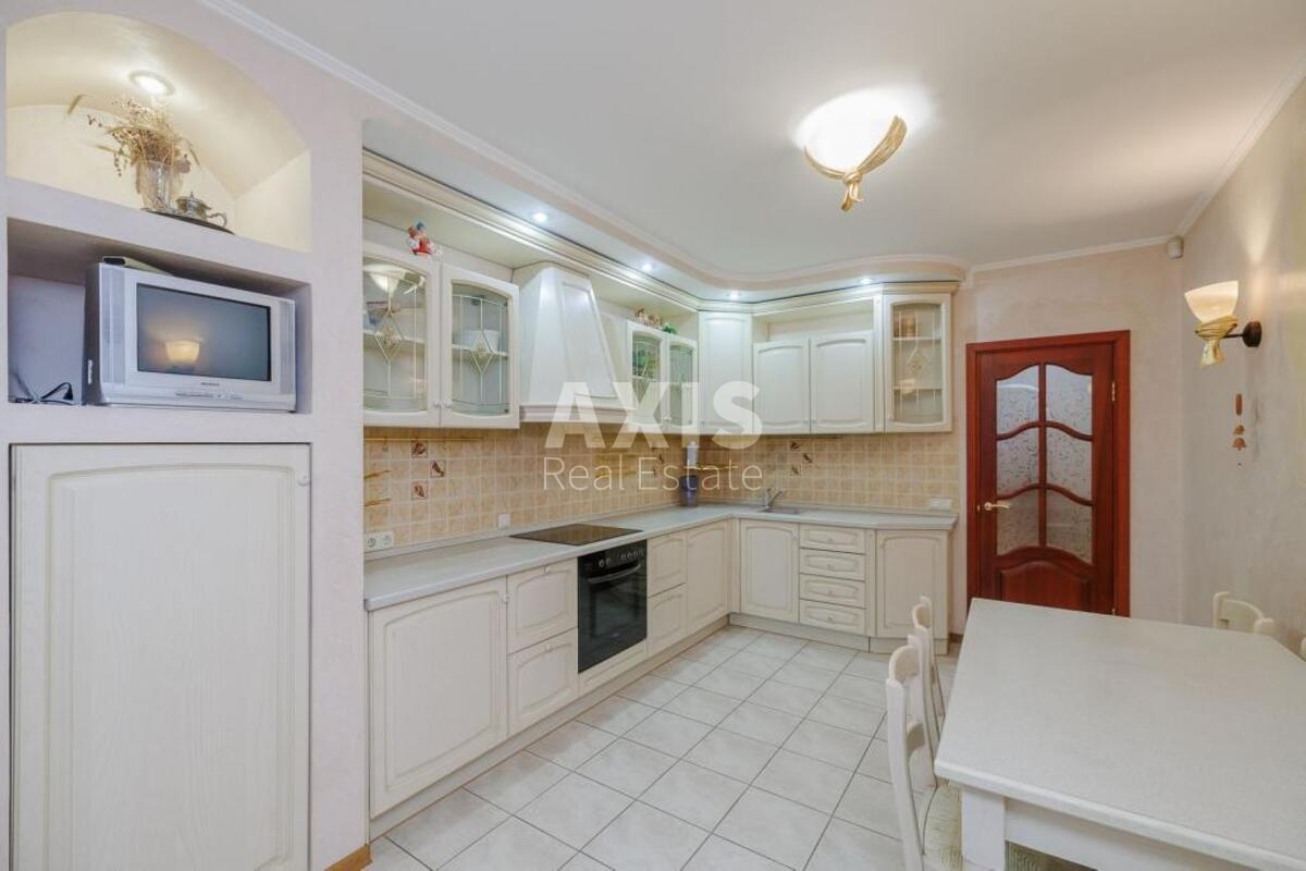 3k apartment vul. Osokors'ka 2А
