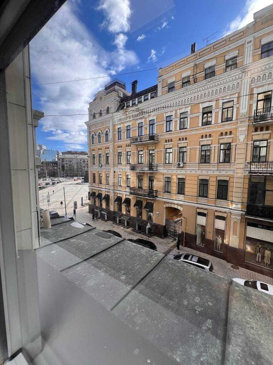 Office vul. Bul'varno-Kudrjavs'ka 24, 492m2