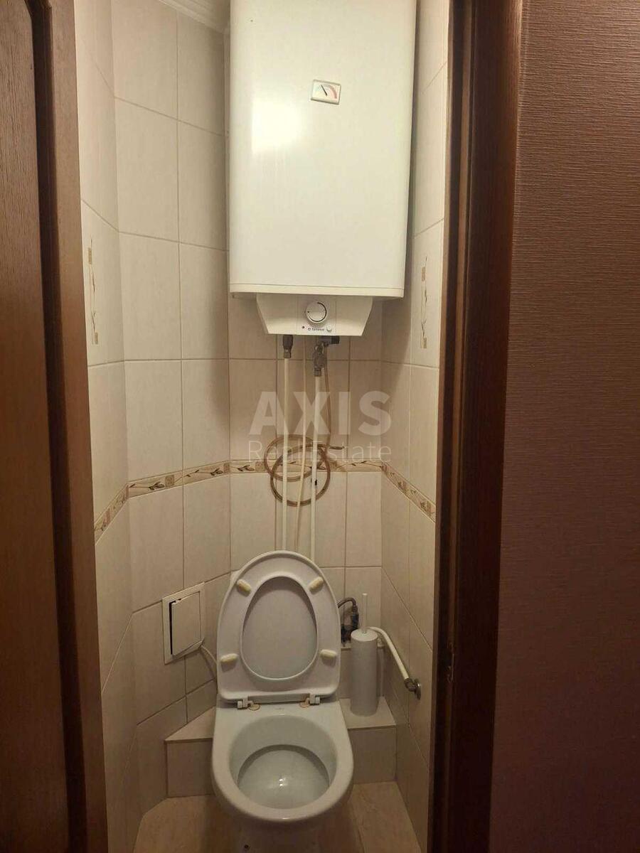 2к квартира ул. Руденко Ларисы 9564135