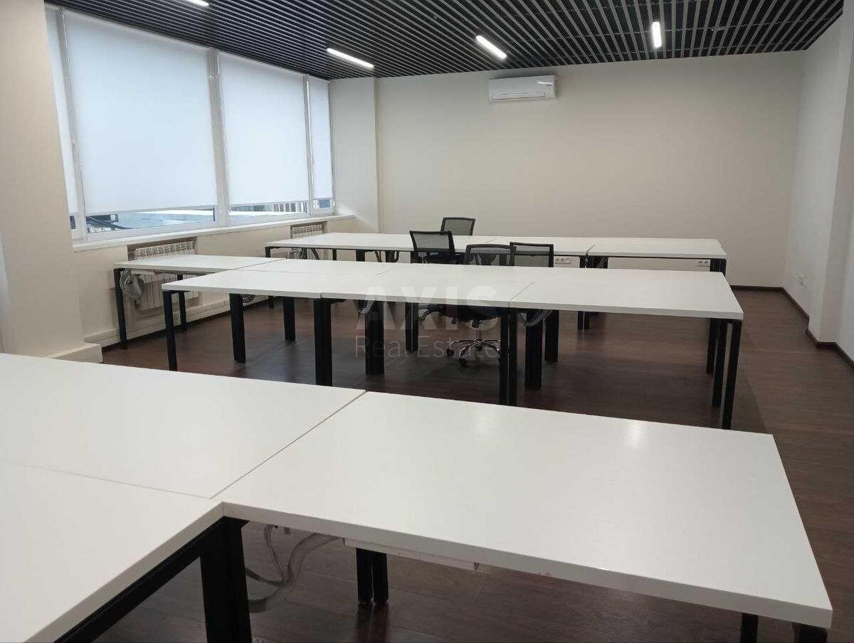 Office vul. Kutuzova 13, 222m28
