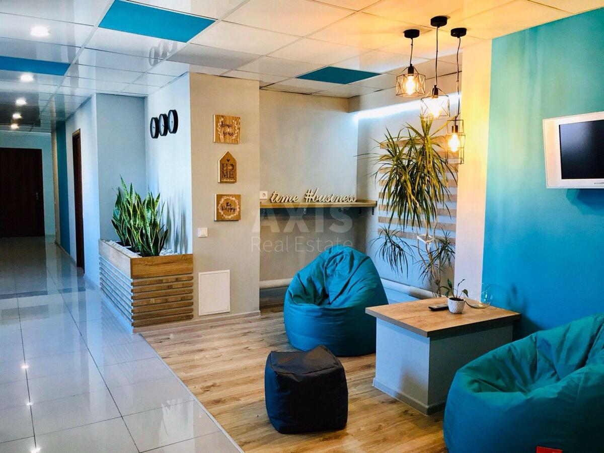 Office pr-t Berestejskij 93, 62m2611985