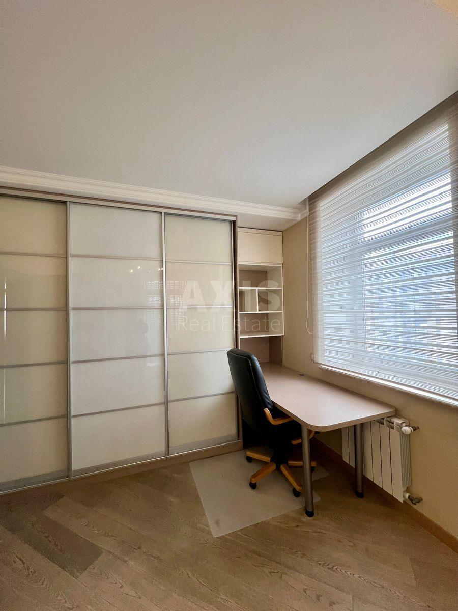 3k apartment vul. Jevgena Konoval'cja 32Г5