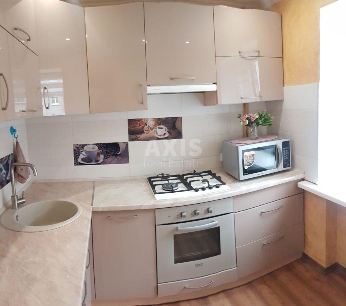 3k apartment vul. Pryvokzal'na 8