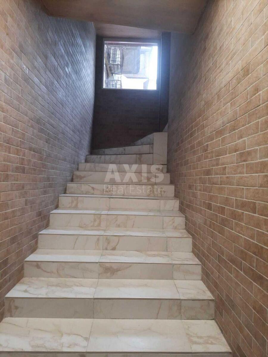 Office vul. Pervomajs'kogo Leonida 9А, 209m2626280