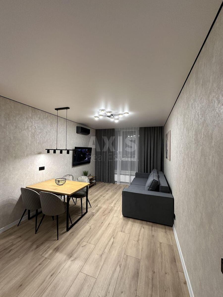 1k apartment vul. Rodyny Kristeriv 1614