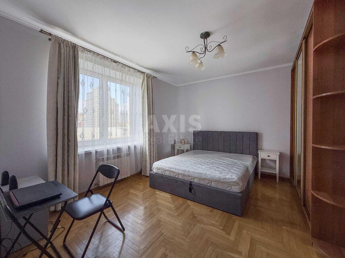 5k apartment vul. Turivs'ka 52/585726810
