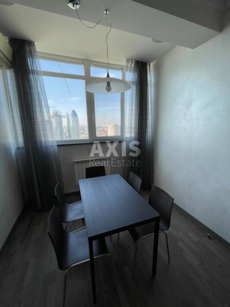 3k apartment vul. Jevgena Konoval'cja 44а4