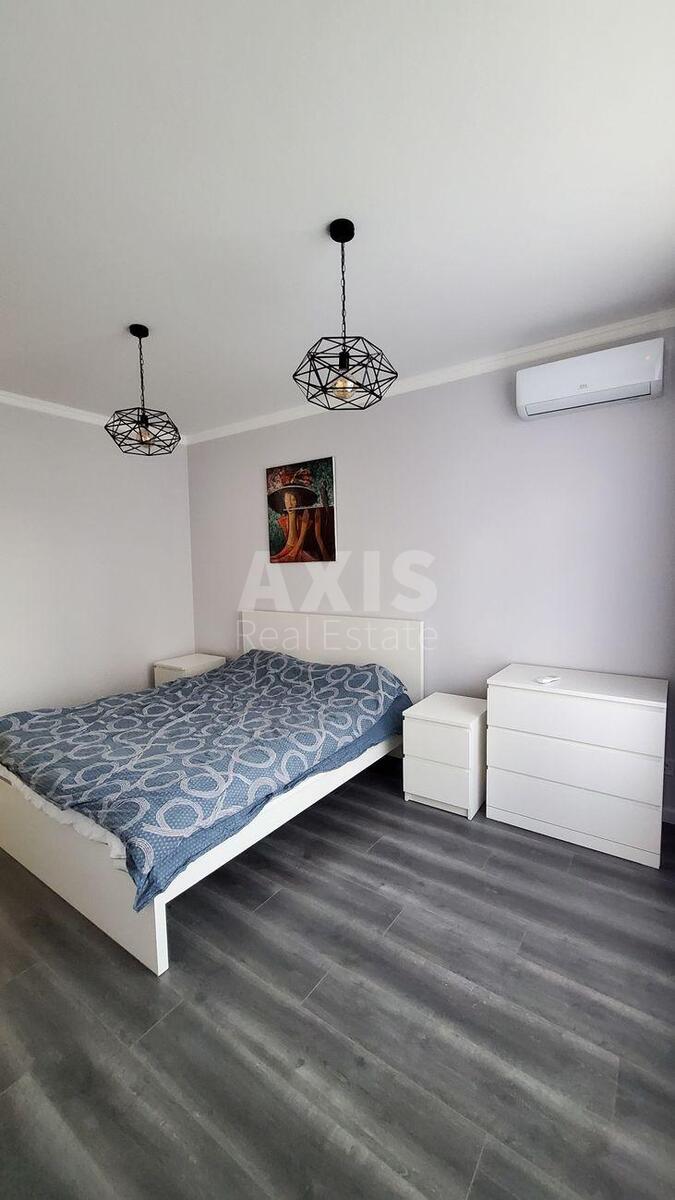 1k apartment vul. Sverstjuka Jevgena 44