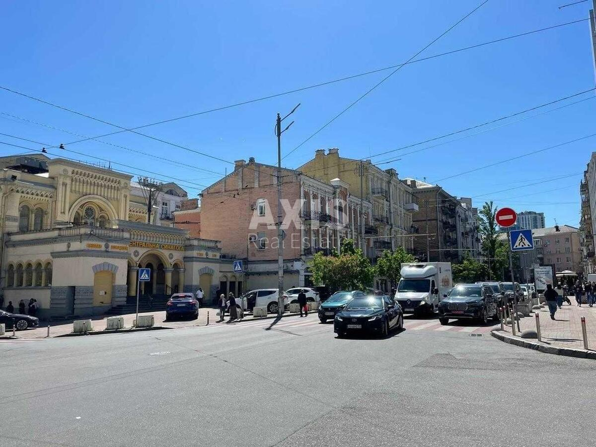 Объект торговли ул. Руставели Шота 15А, 155м22
