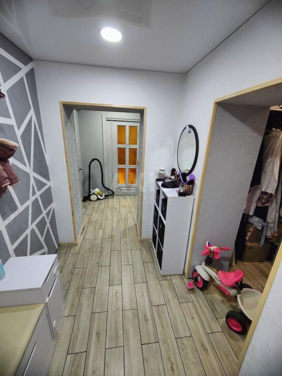 1k apartment vul. Praz'ka 22А5
