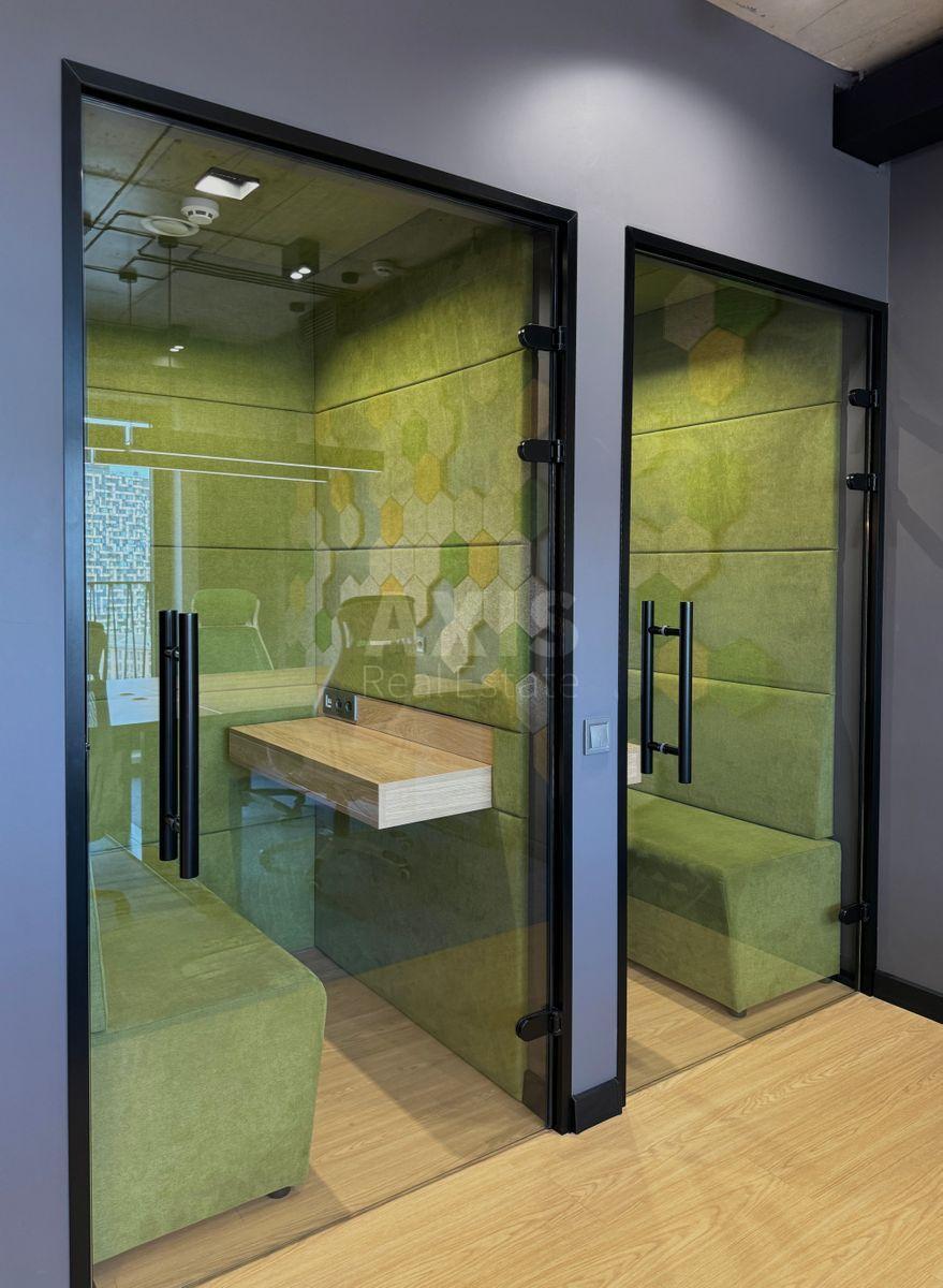 Office vul. Antonovycha 74, 225m23