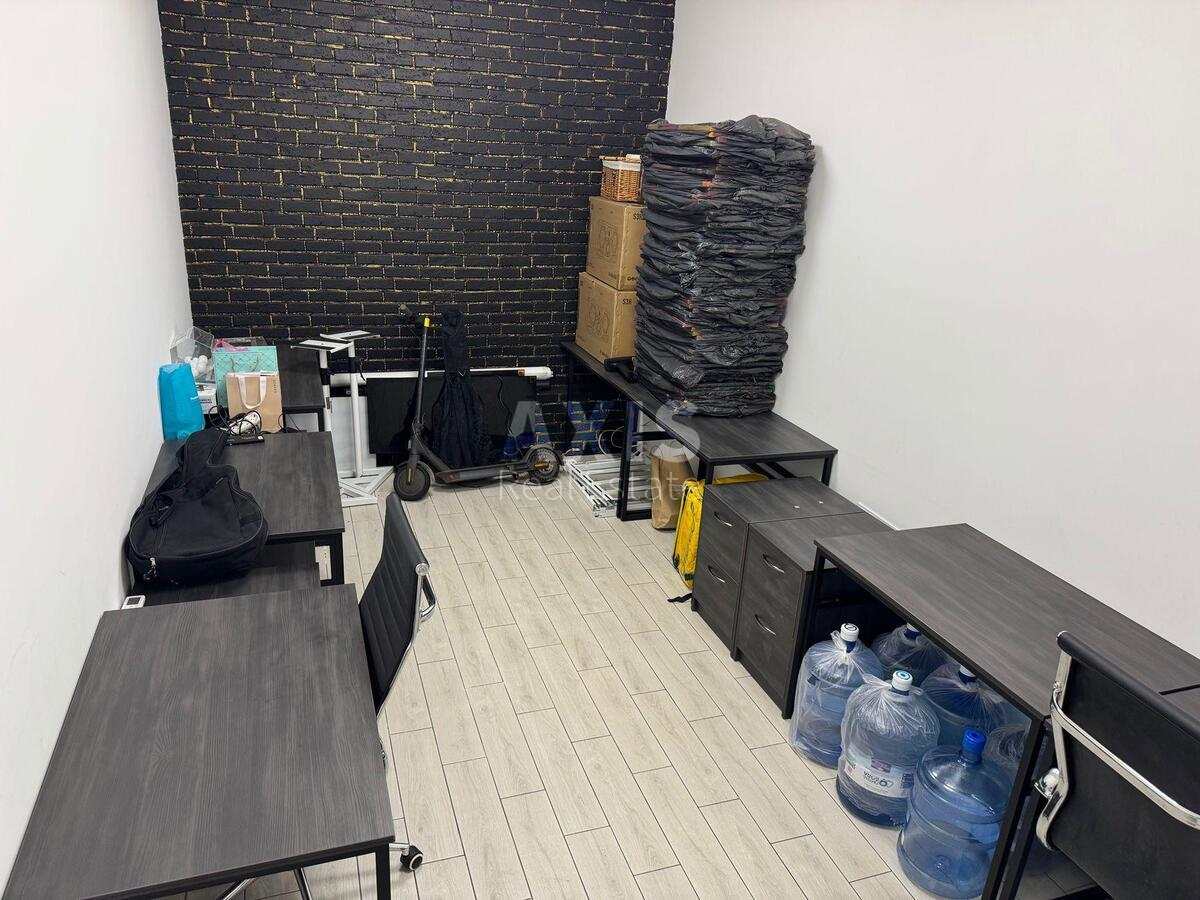 Trade object vul. Pyrogovs'kogo Oleksandra 4, 270m2604696