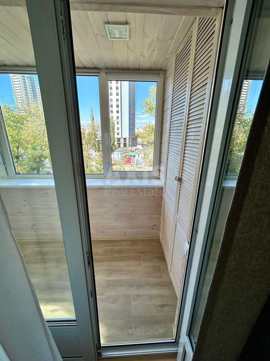 1k apartment vul. Voskresens'ka 25А5