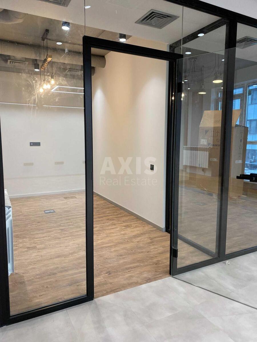 Office vul. Dragomyrova Myhajla 14А, 125m24