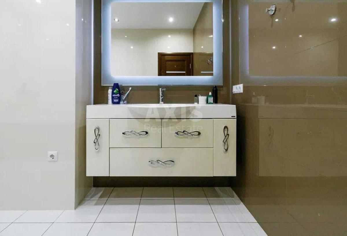 3k apartment vul. Dragomyrova Myhajla 183