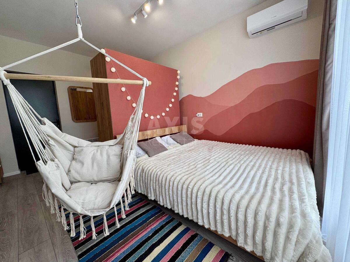 1k apartment vul. Pivnichno-Syrec'ka 24