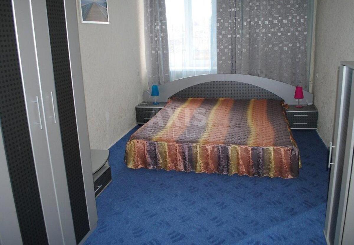 3k apartment vul. Mezhygirs'ka 200