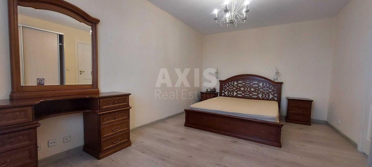 4k apartment vul. Dovzhenka 14/12