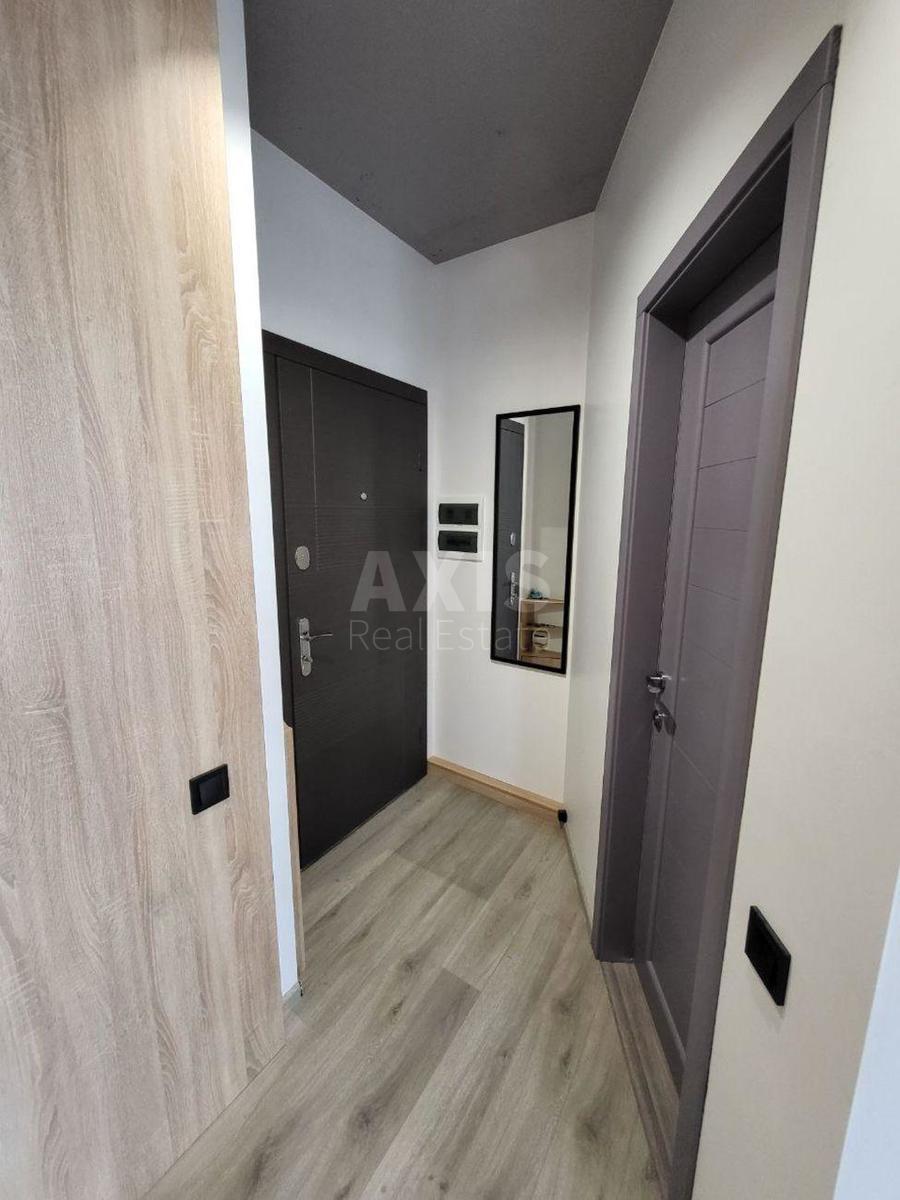 1k apartment nab. Dniprovs'ka 186