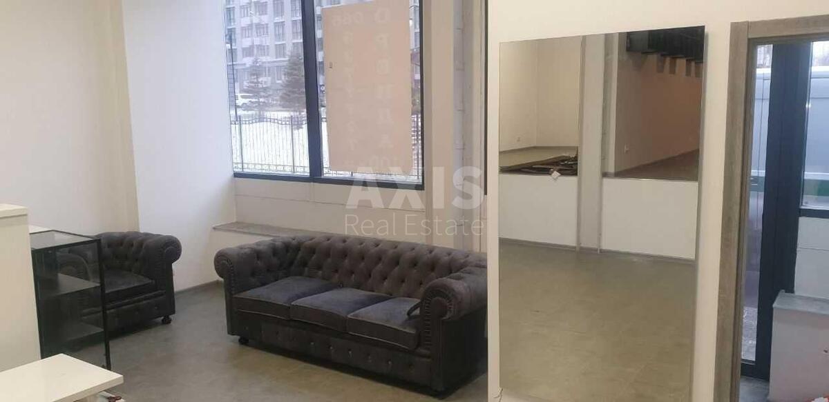 Trade object vul. Dragomyrova Myhajla 14А, 100m25