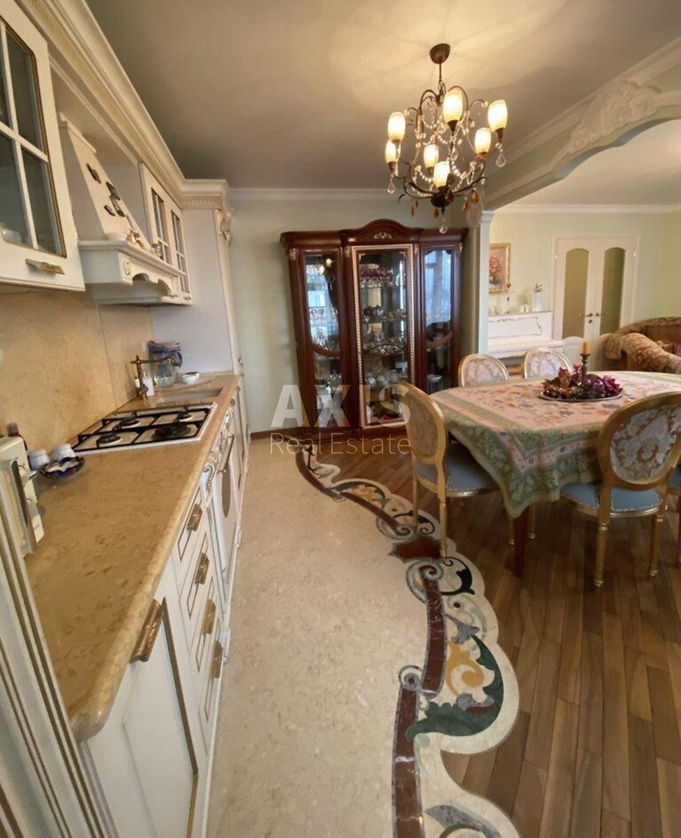 4k apartment prov. Jaroslavs'kyj 7/943222