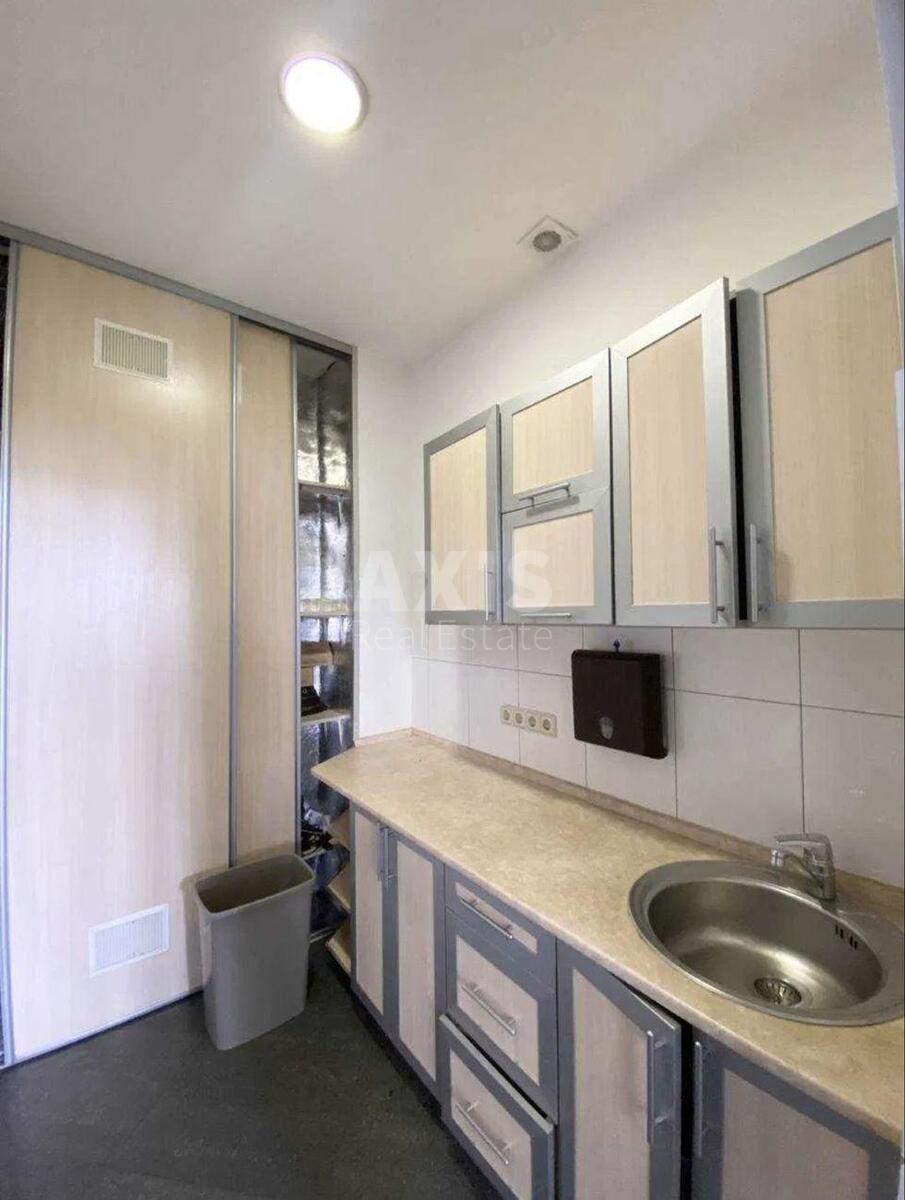 Office vul. Shhekavyc'ka 30/39, 260m28