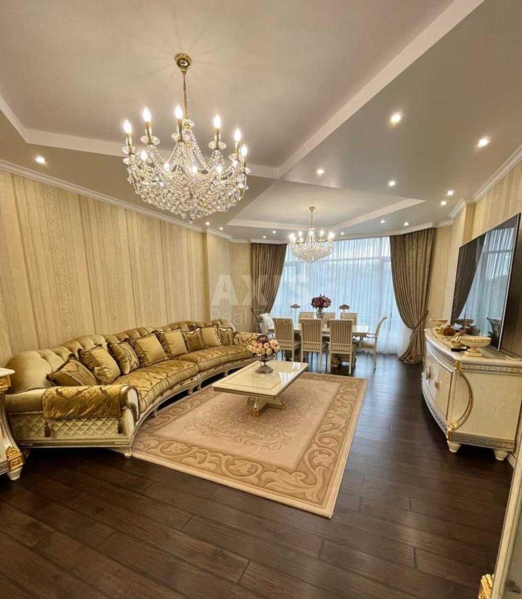 4k apartment vul. Strutyns'kogo Sergija 23
