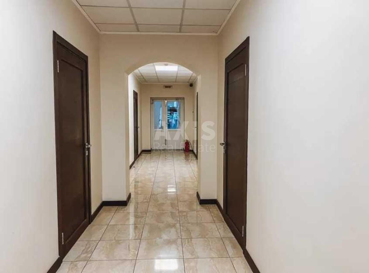 Office vul. Kutuzova 13, 222m210