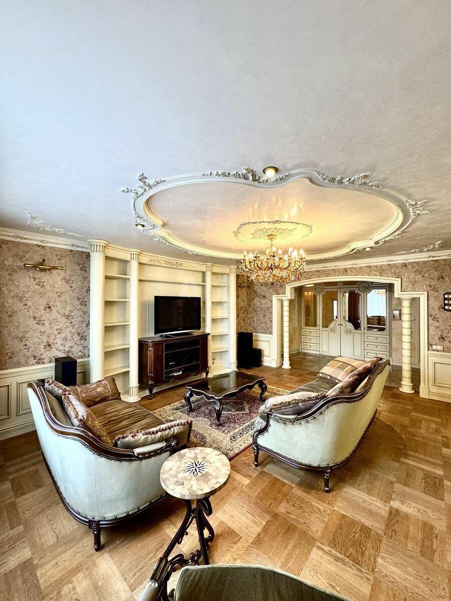 4к квартира ул. Окипной Раисы 10Б572114