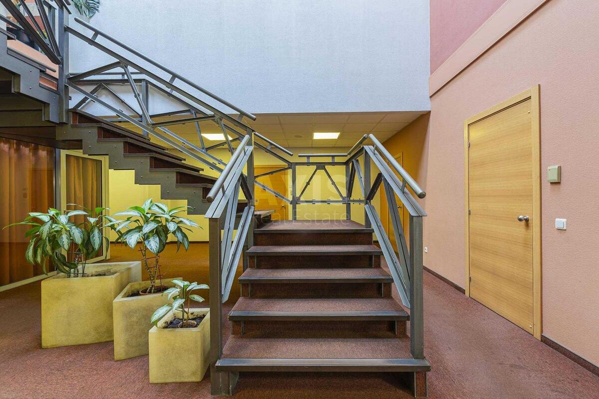 Office vul. Degtjarivs'ka 33Б, 680m25724610