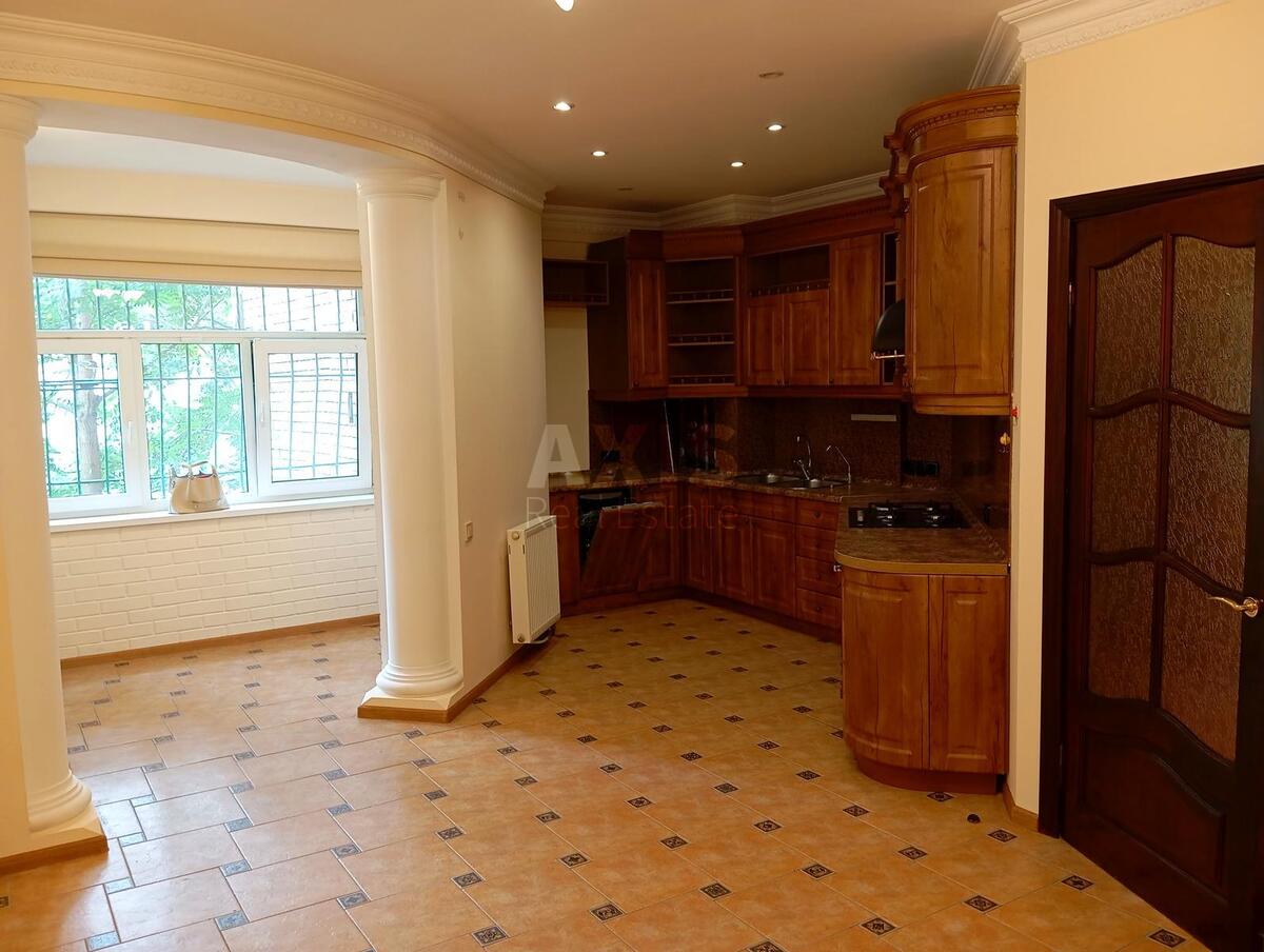 4k apartment vul. Nazarivs'ka 7Б617840