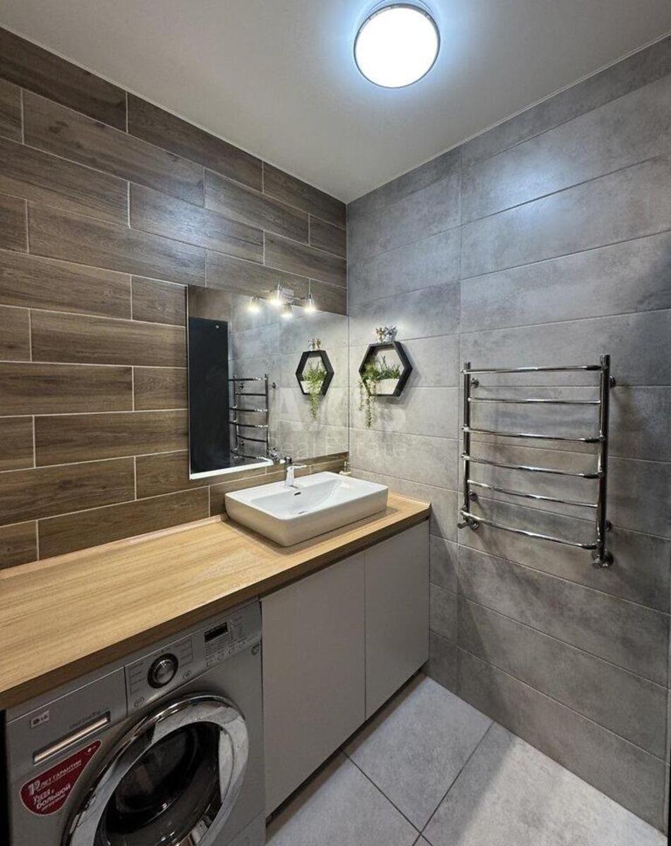 2k apartment vul. Glybochyc'ka 13/37