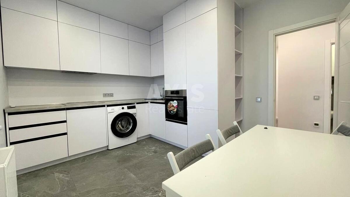 2к квартира ул. Бережанская 1563640