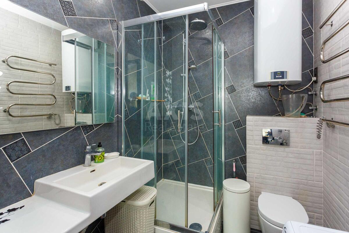 1k apartment vul. Ahmatovoi' Anny 32/183