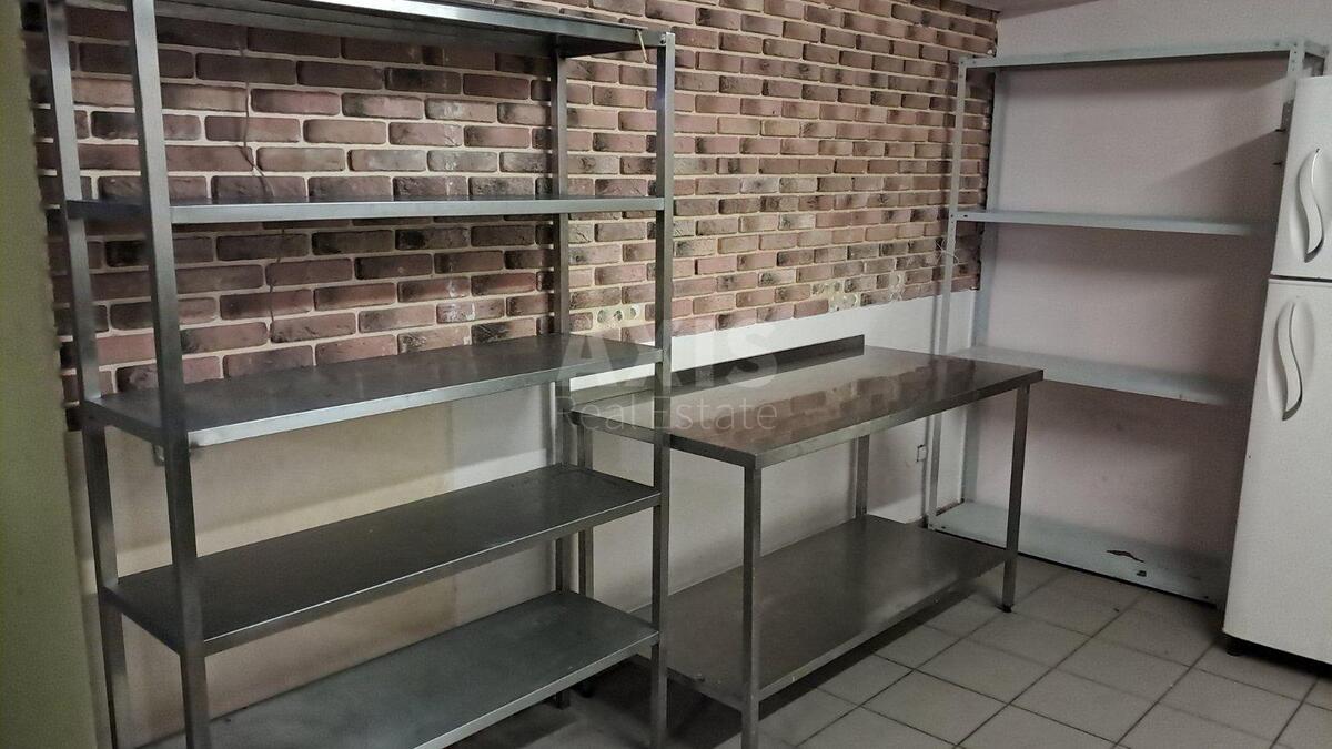 Trade object vul. Volodymyrs'ka 40/2, 25m25