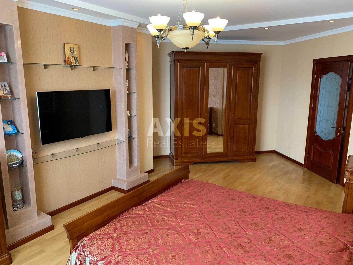 4k apartment vul. Sribnokil's'ka 1618205