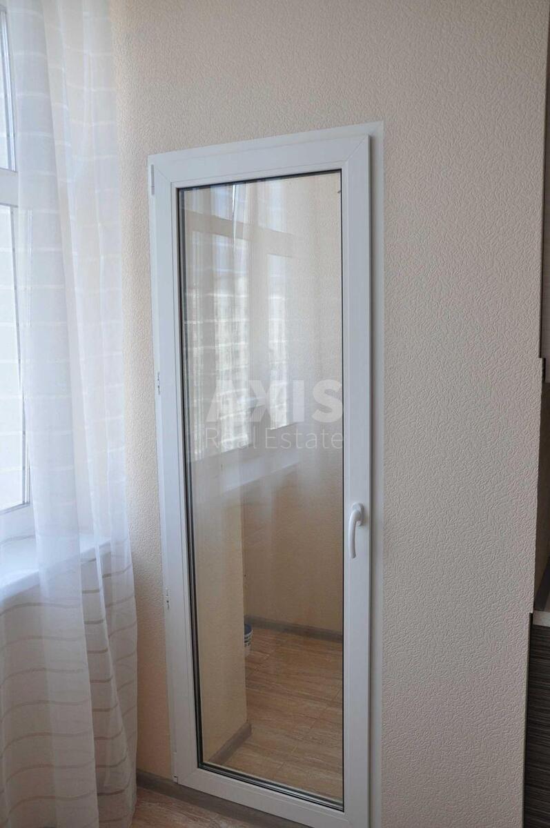 1k apartment vul. Ahmatovoi' Anny 22А8