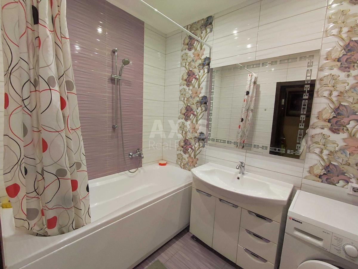 1k apartment vul. Revuc'kogo 7В7