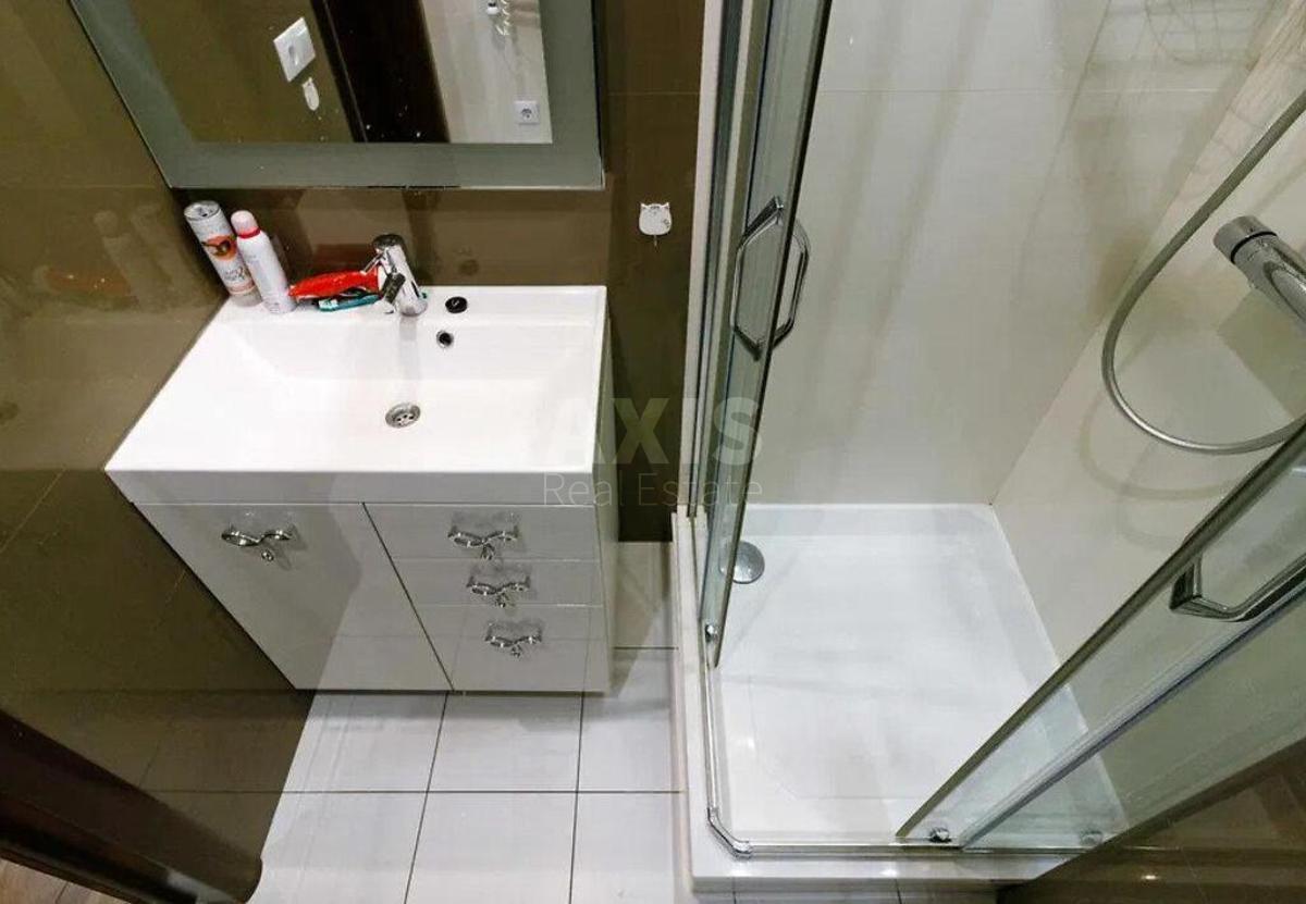 3k apartment vul. Dragomyrova Myhajla 185