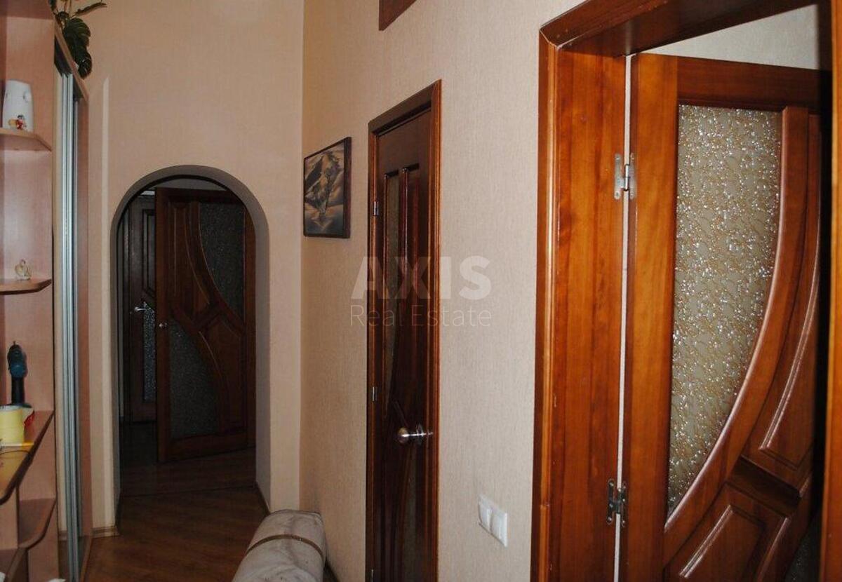 3k apartment vul. Mezhygirs'ka 202