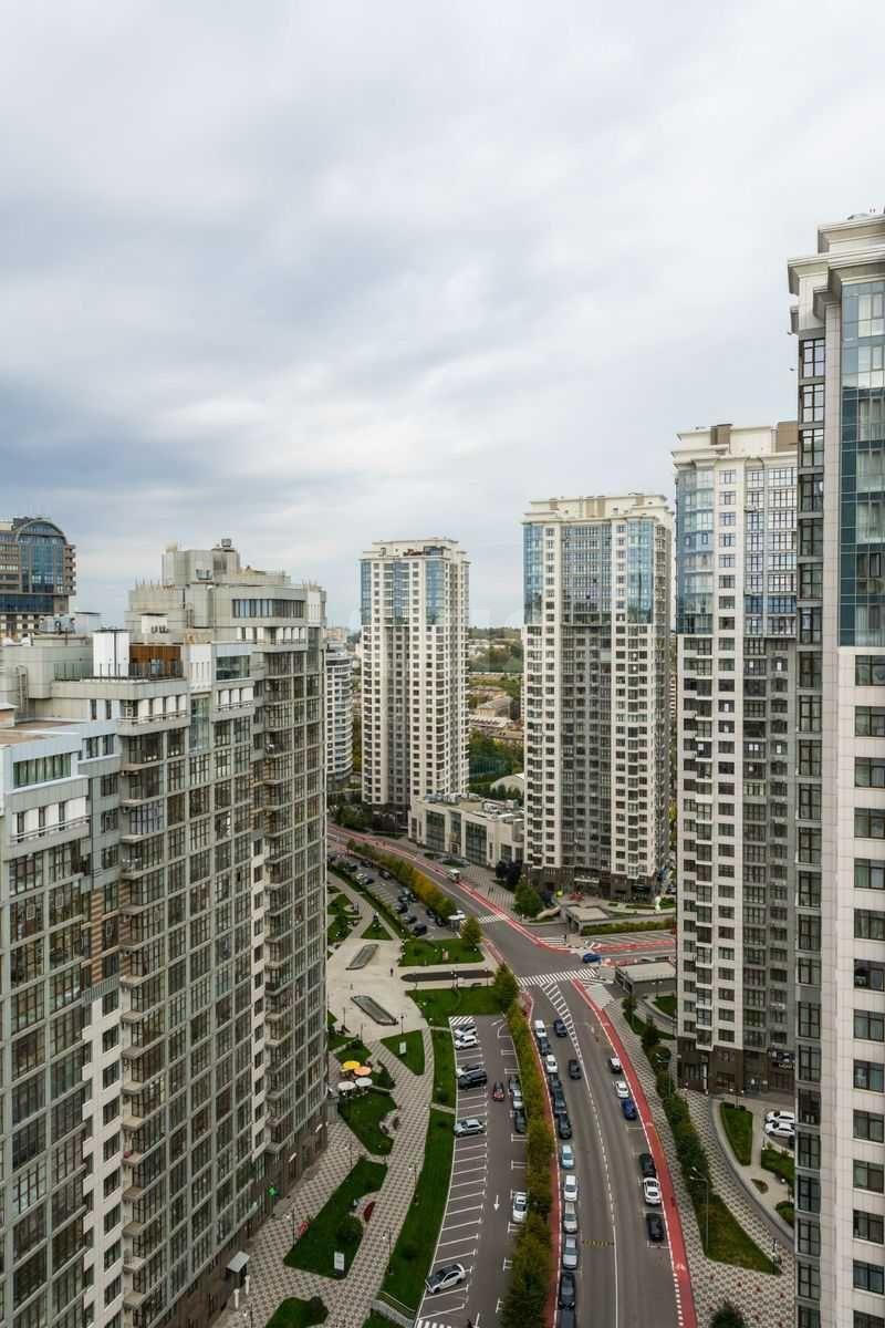 5k apartment vul. Orlyka Pylypa 10