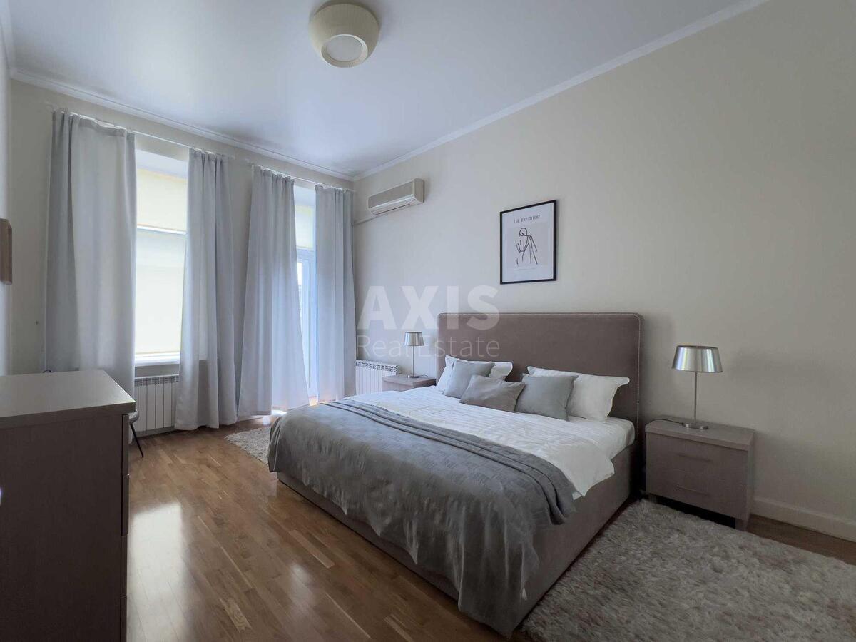 4k apartment vul. Ljuterans'ka 28/196