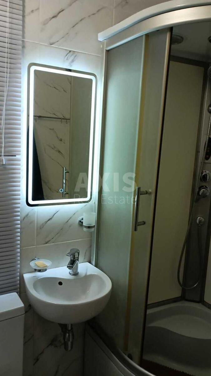 1k apartment vul. Chervonopil's'ka 1610